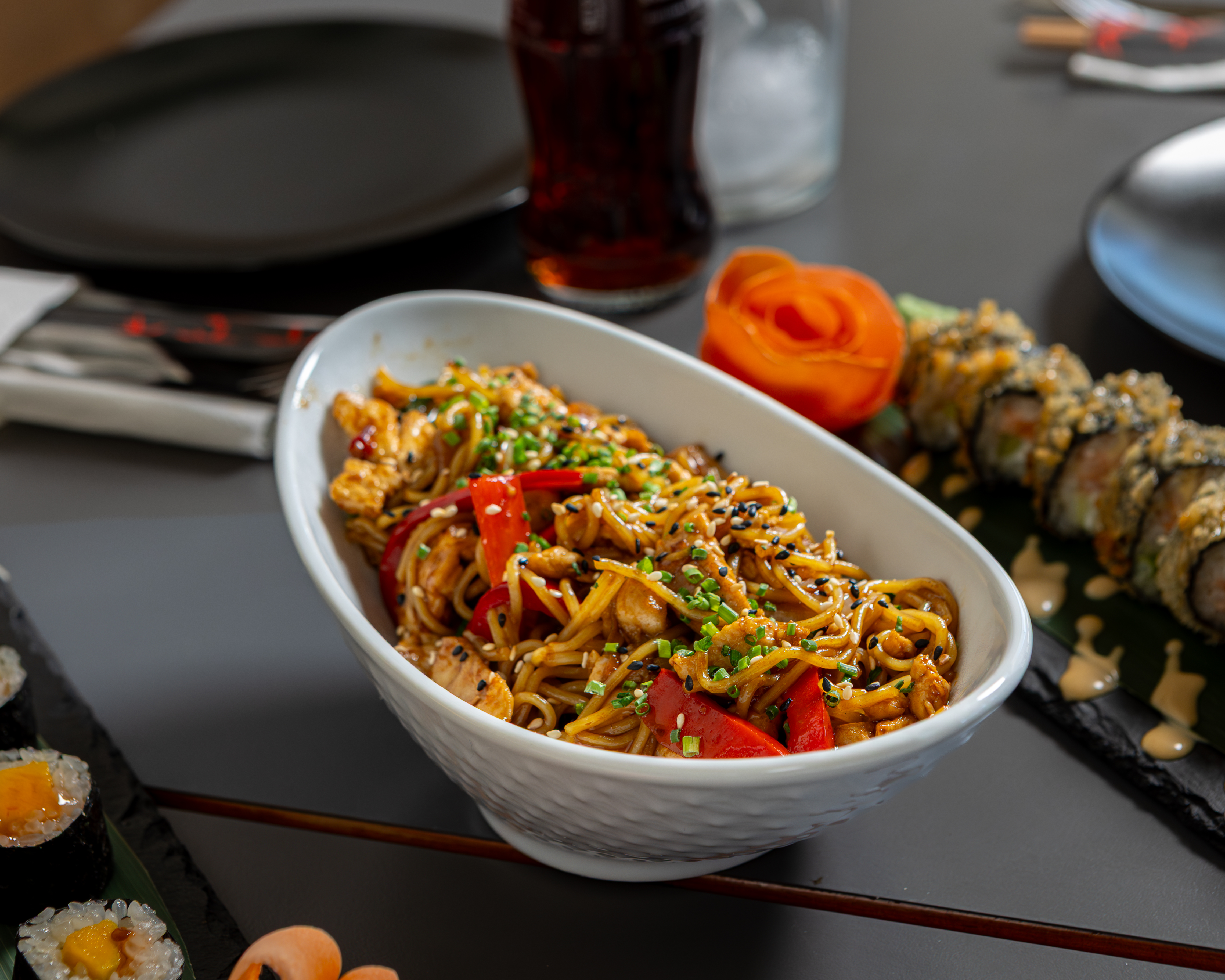 Yakisoba con pollo y verduras
